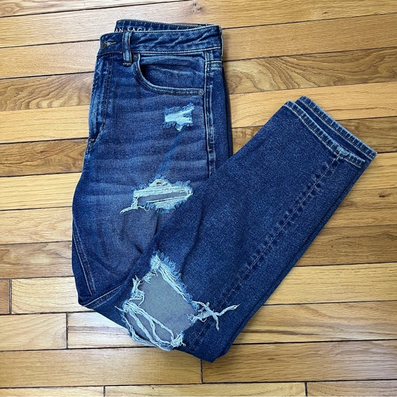 American Eagle Outfitters Denim - American Eagle ripped destroyed Stretch Mom jeans 6 regular